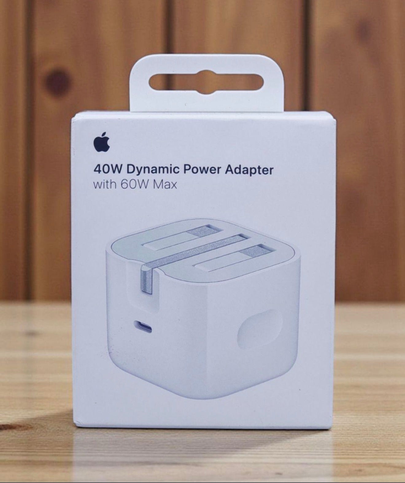 Apple 40W Dynamic USB-C Power Adapter packaging