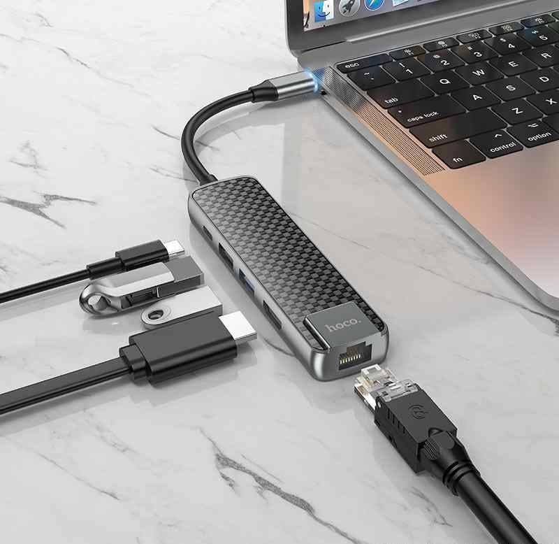 Hoco HB23 hub connected to laptop