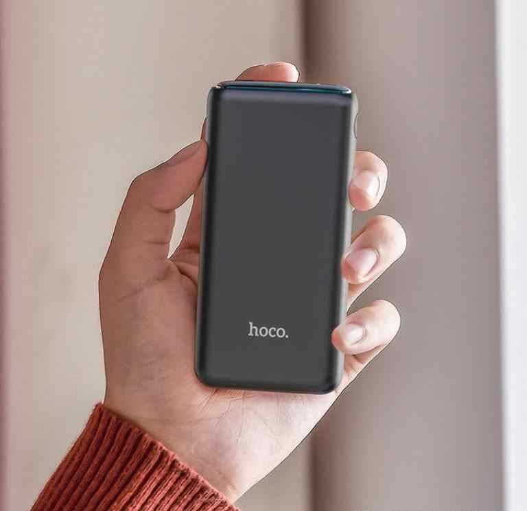 Hoco Q1 10000mAh power bank charging phone