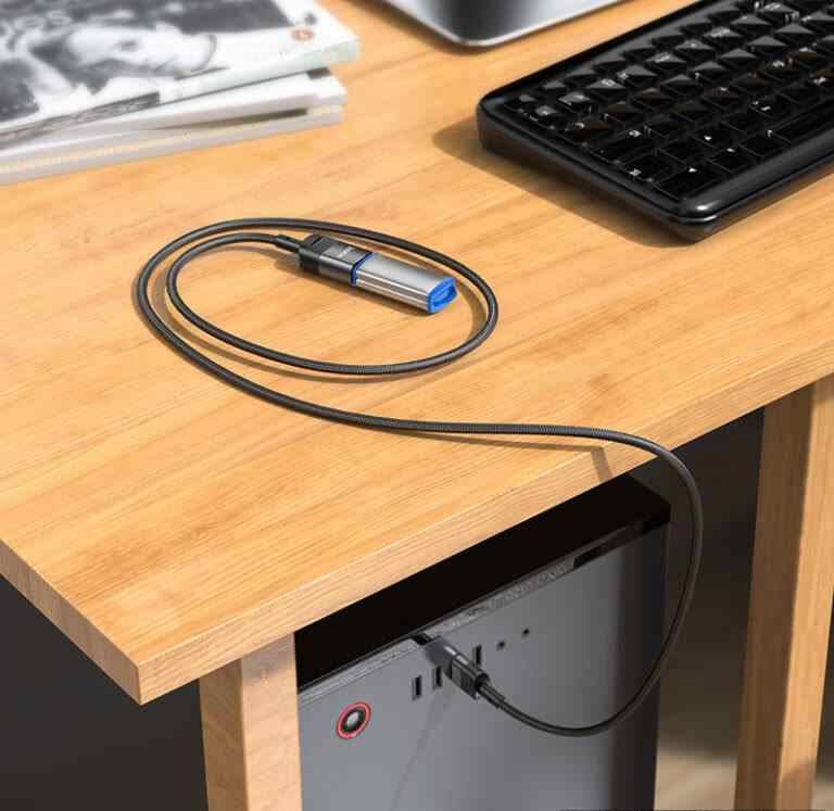 Hoco U107 USB extension cable in use