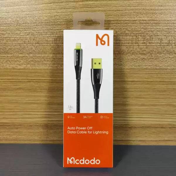 Mcdodo CA-8060 Lightning cable connector detail