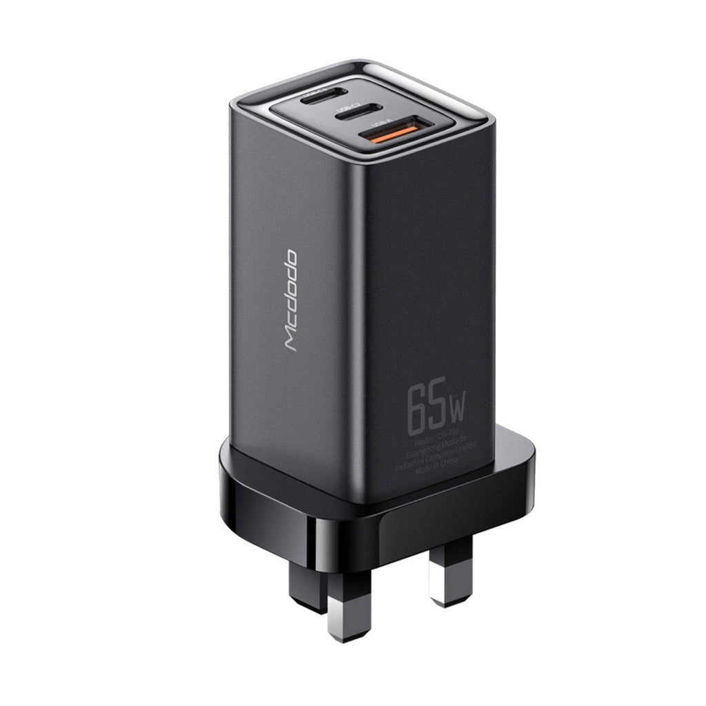 Mcdodo CH-1550 GaN 65W mini fast charger front view Kuwait