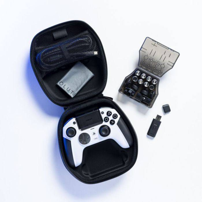 Nacon Revolution 5 PRO White packaging